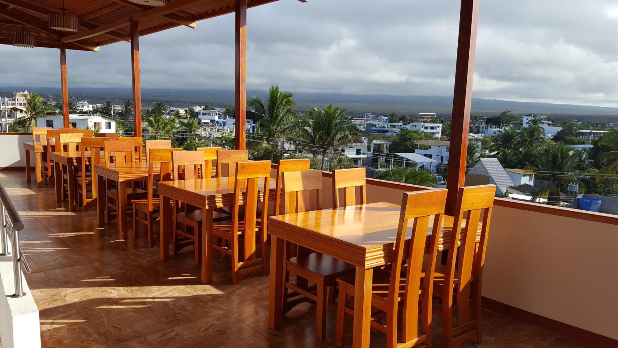 Gloria - Galapagos Inn Puerto Ayora  Buitenkant foto